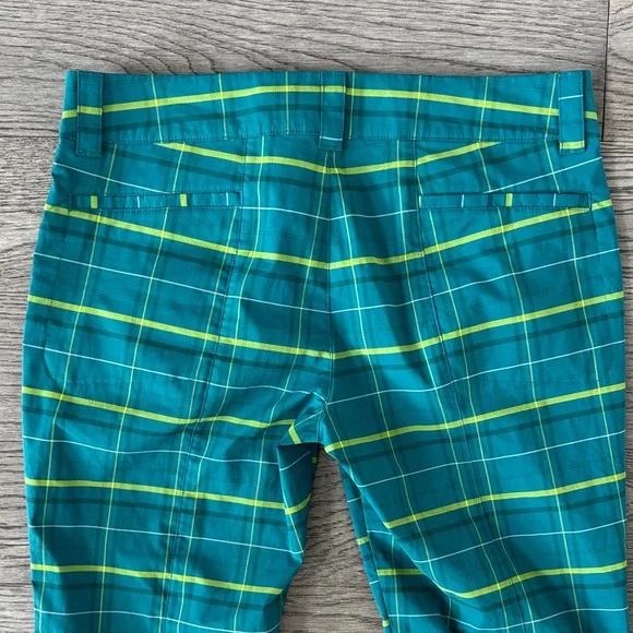 🌼OAKLEY🌼 Golf Palm Plaid Capri Pants, Size 12 - Picture 9 of 9